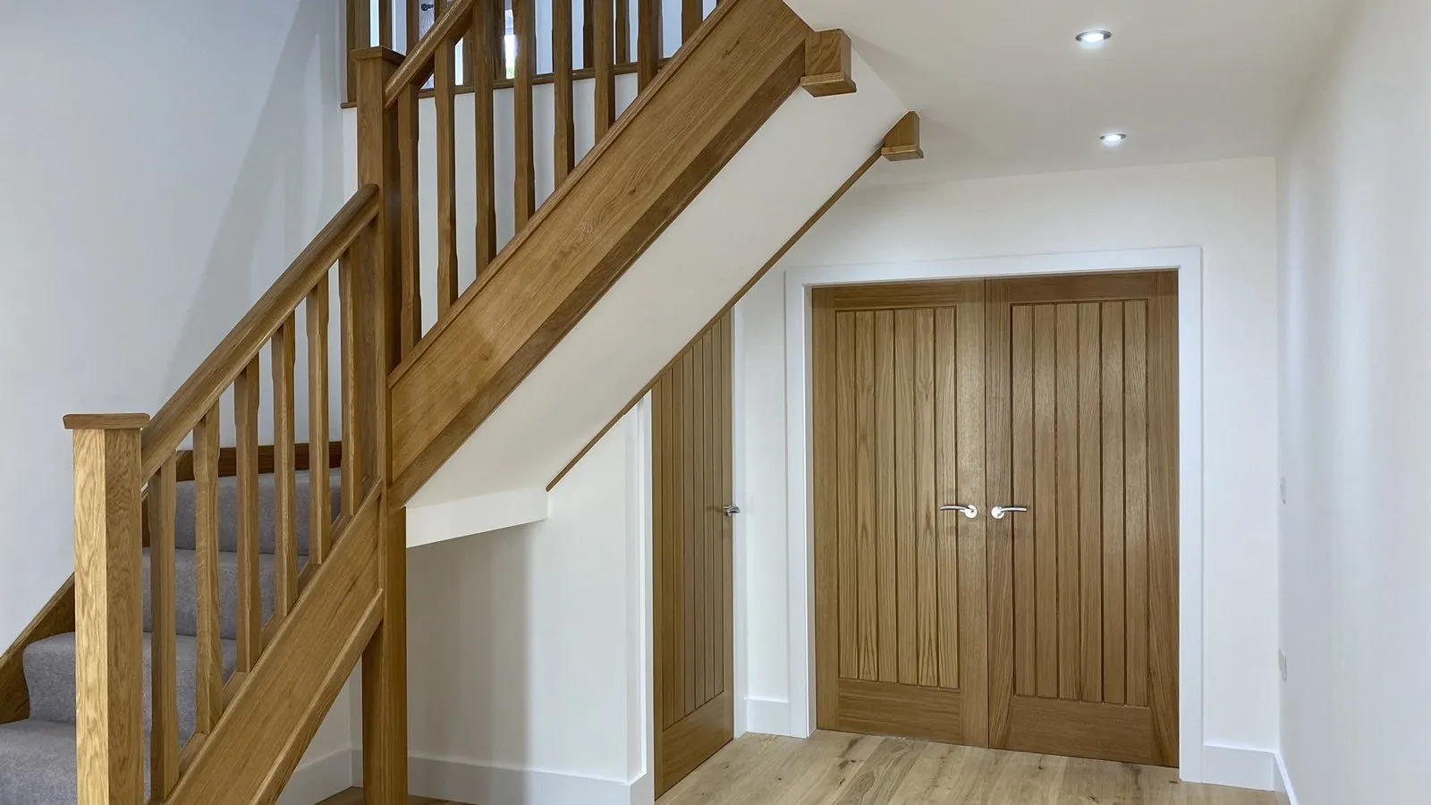Oak staircase and double doors